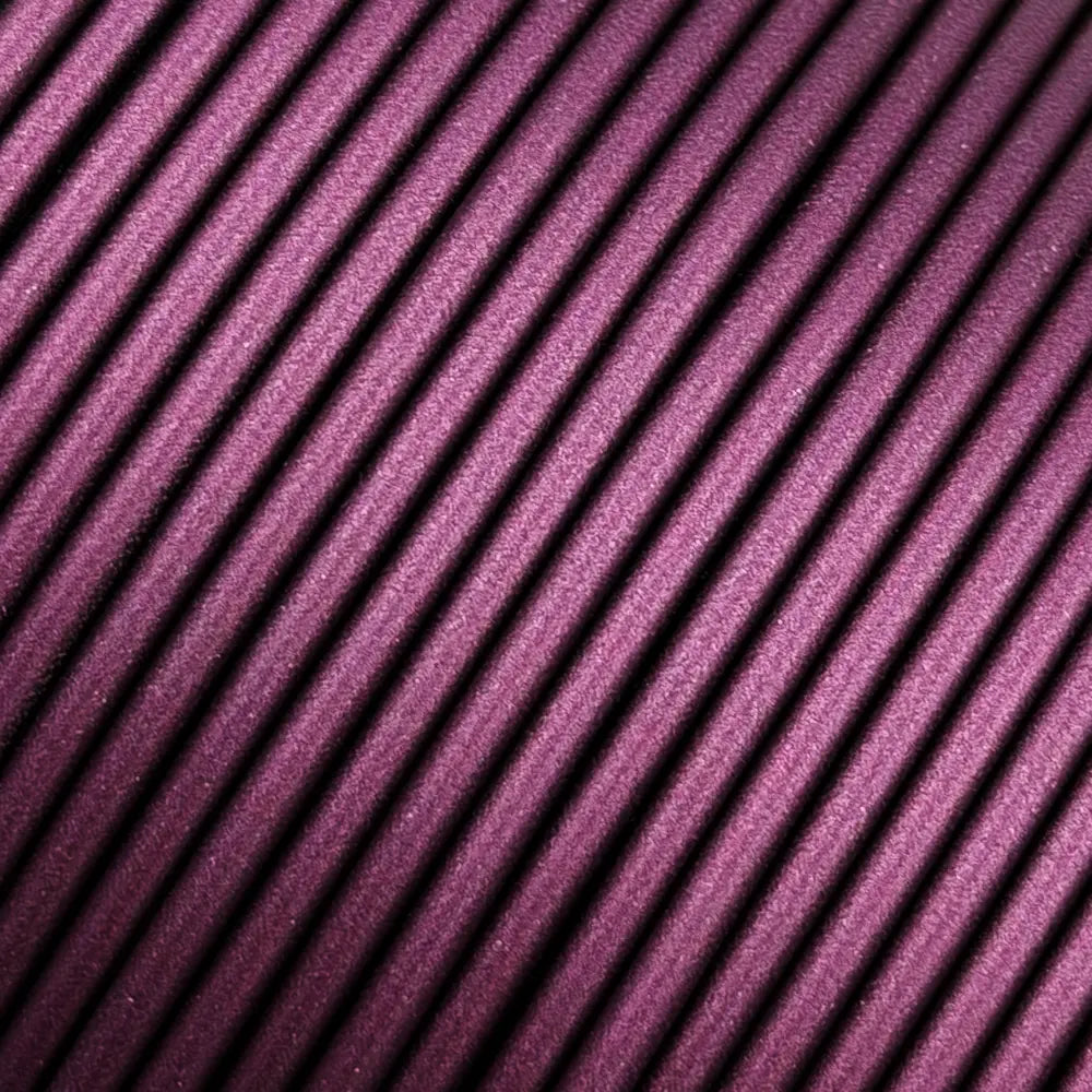 Filament Nahaufnahme von PLA+ Metallic Aubergine. Hersteller Filament Unger