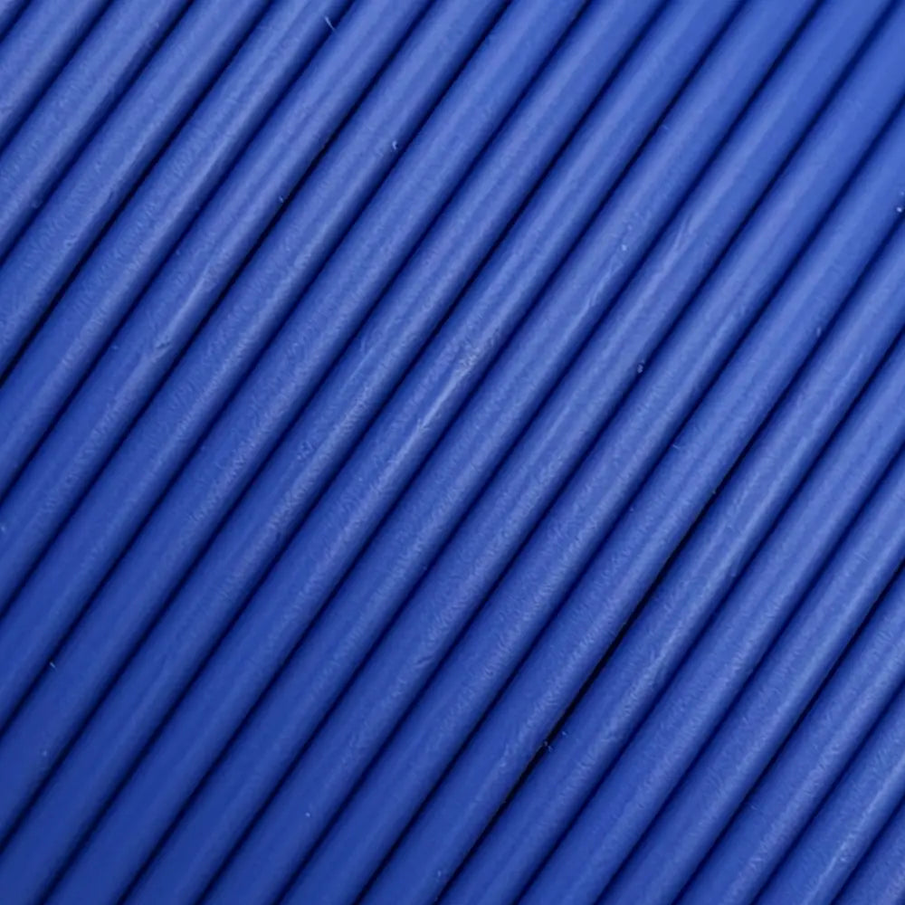 Filament Nahaufnahme von PLA+ Ultramarinblau. Hersteller Filament Unger